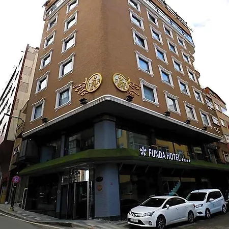 Funda 4* 트라존